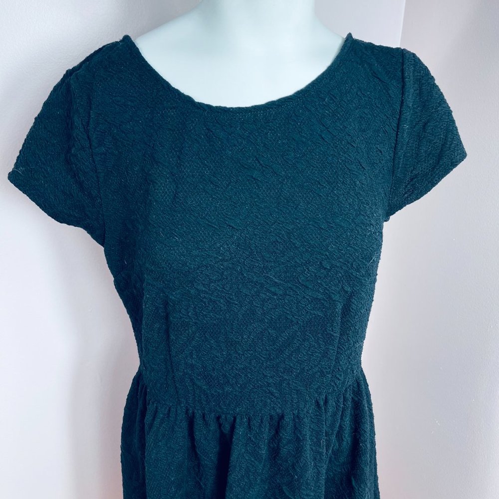 Xhiliration sz L black printed short sleeve A-line - Picture 3 of 6